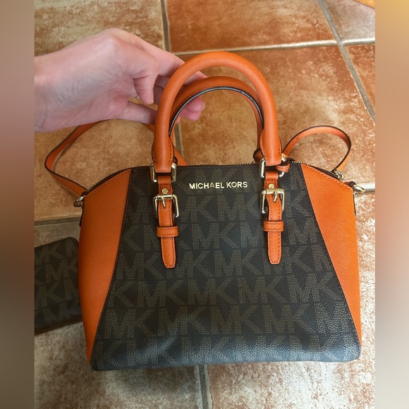 Michael Kors Avril Small TZ Satchel Bag and Wallet - Picture 4 of 8